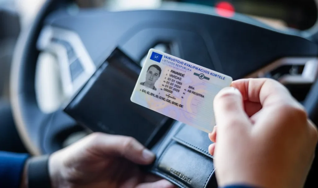 Pirkite registruotą vairuotojo pažymėjimą